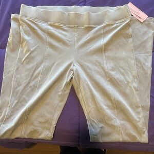 Light Gray High-Waisted Leggings with Front Slits